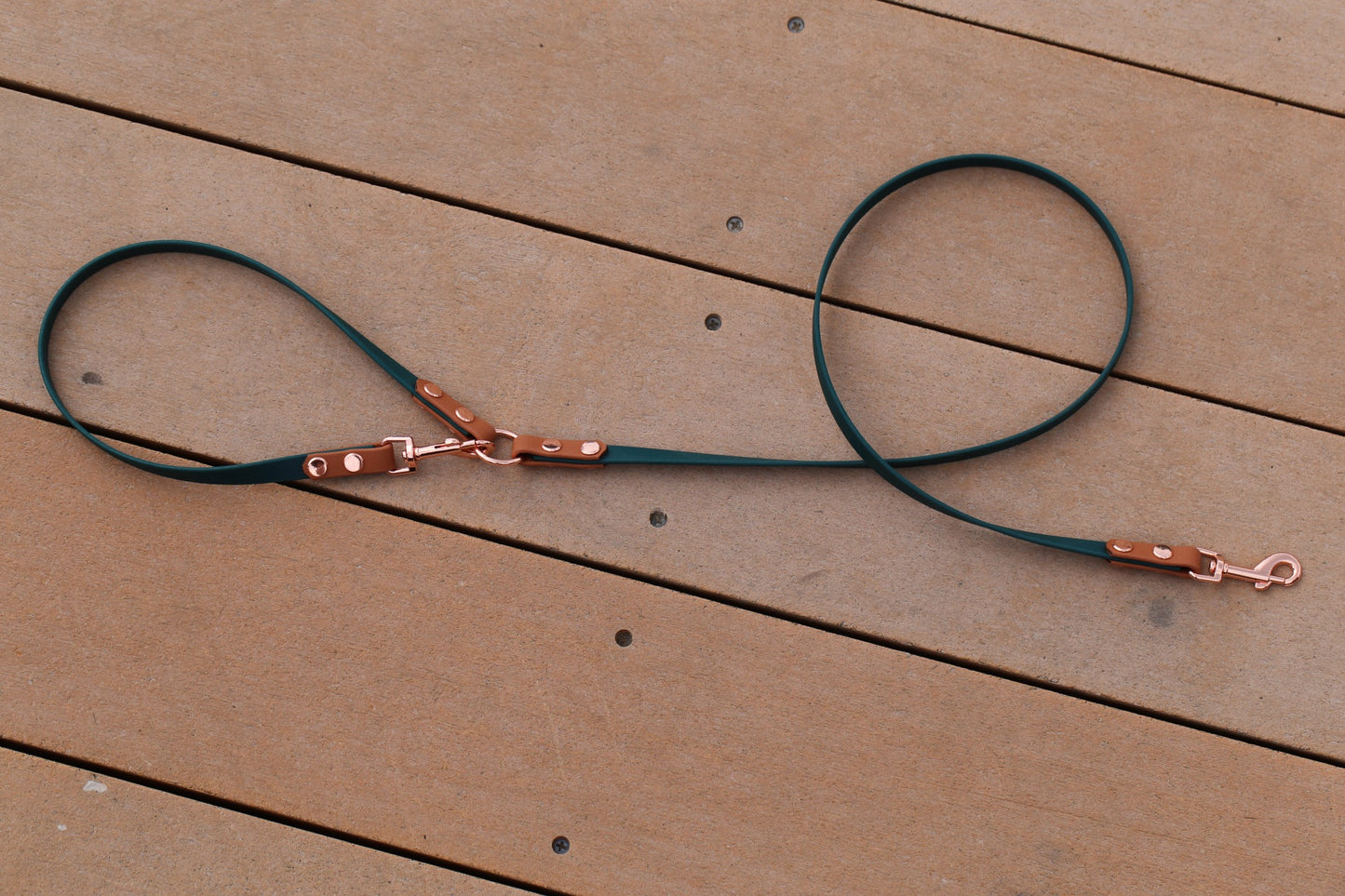 ENDLESS WEEKEND Cafe Leash